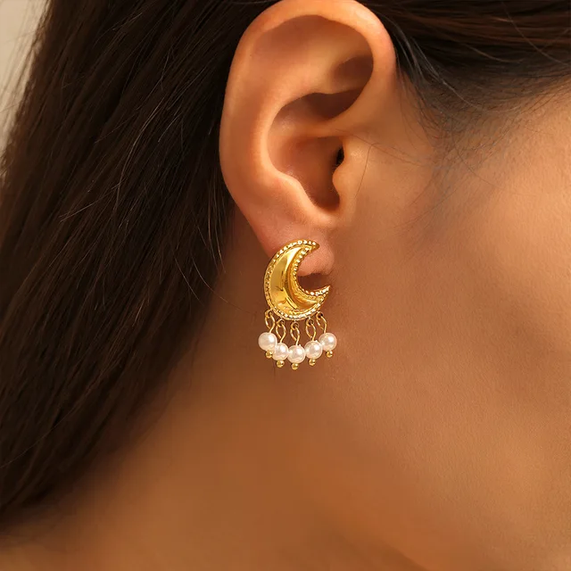 Pearl and moon stud earrings