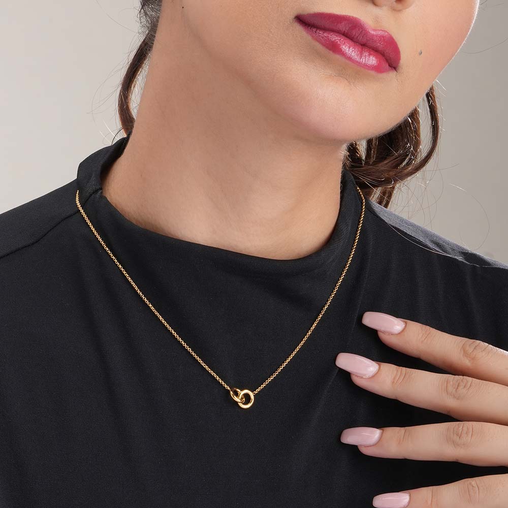 Interlock gold chain necklace