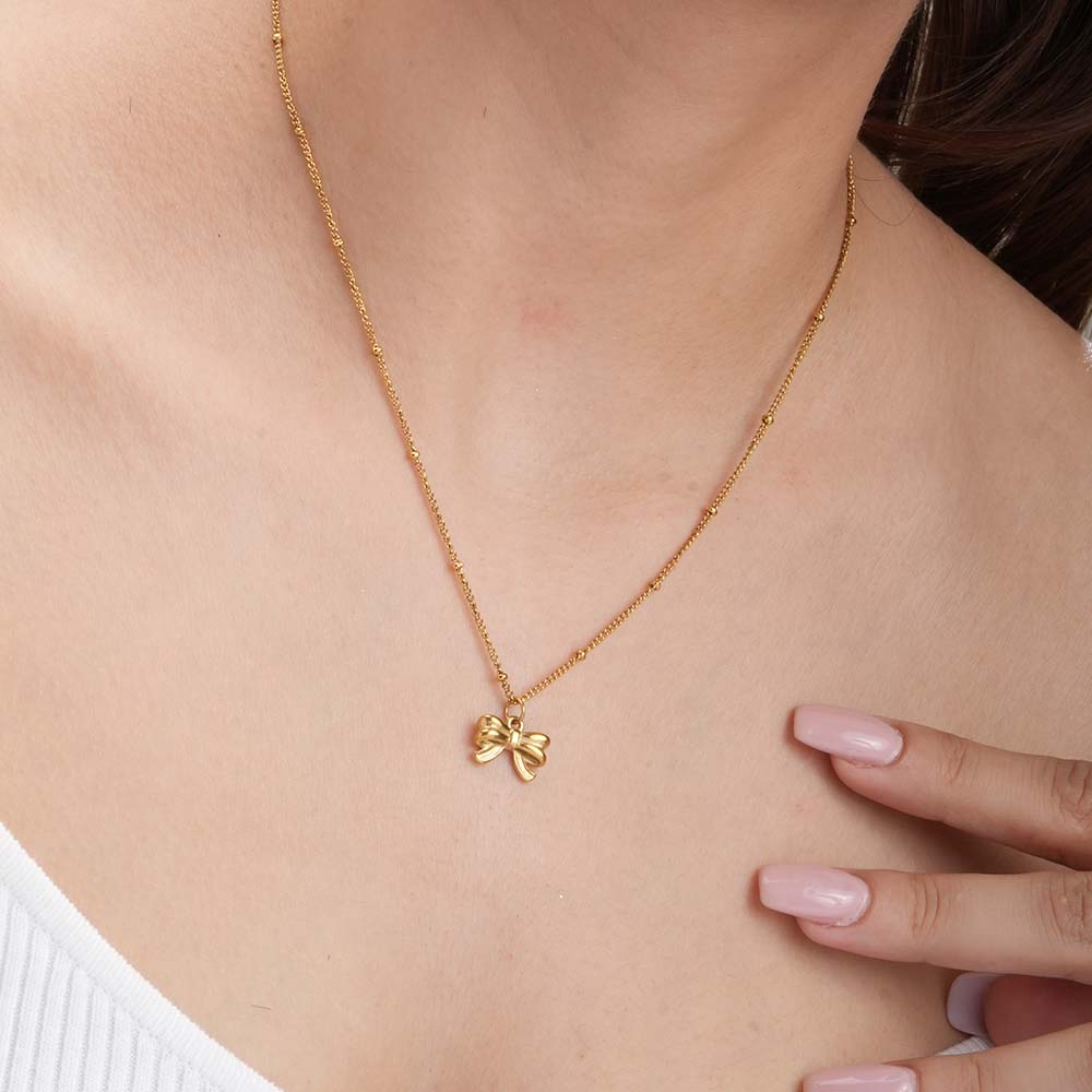 Bow pendant necklace