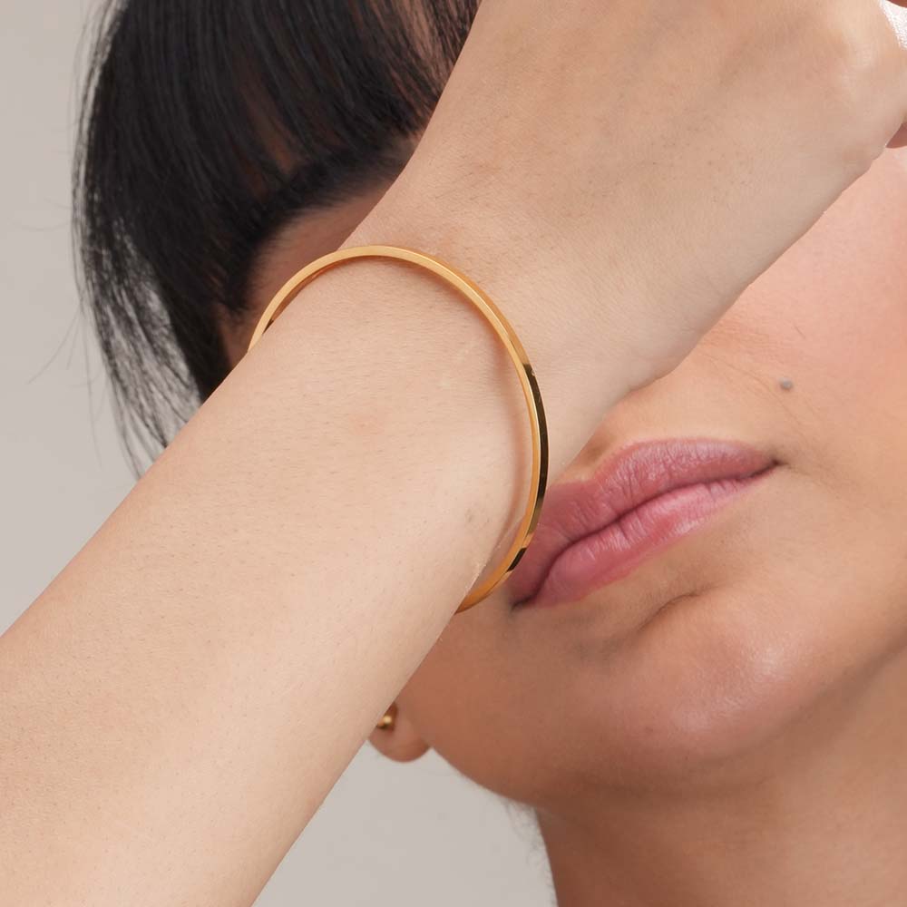 Flat wire bangle bracelet