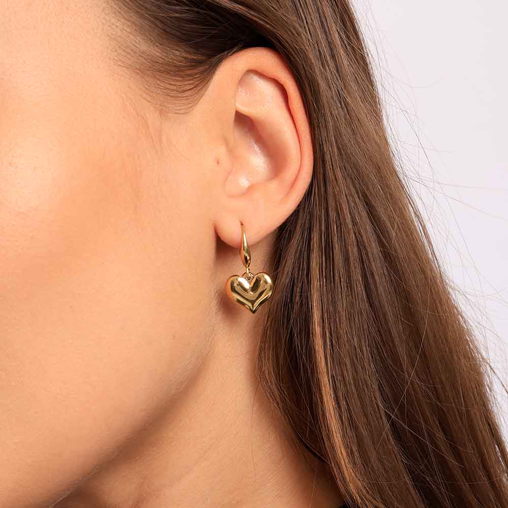 Dangling heart earrings