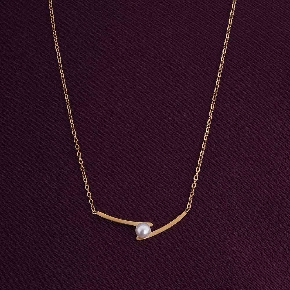 Pearl pendant necklace