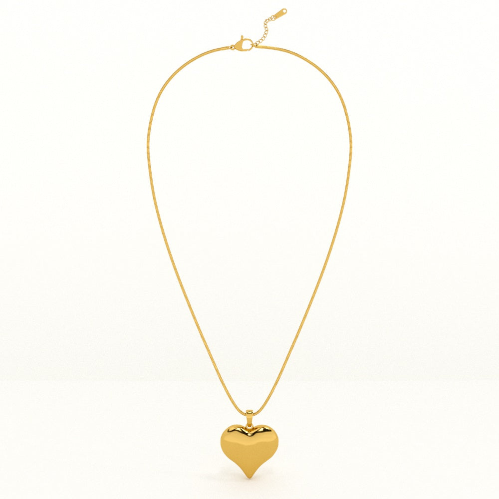 Heart pendant gold chain necklace