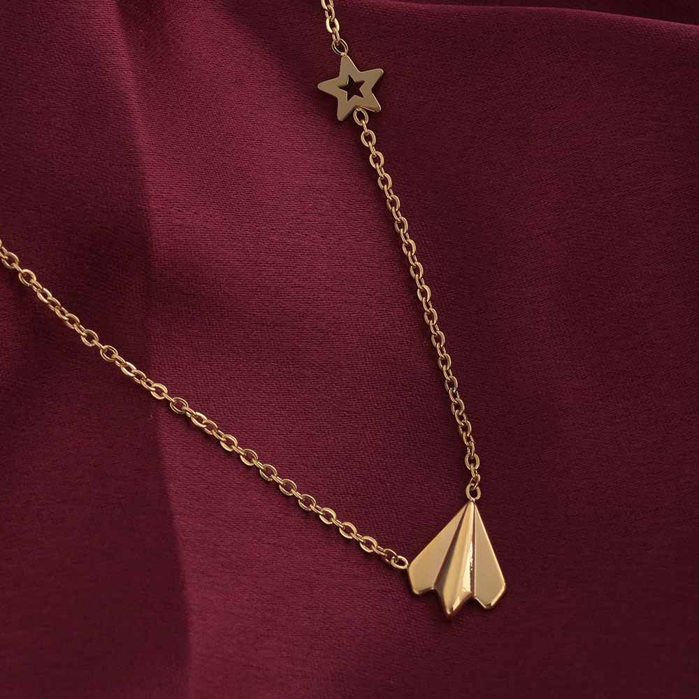Simple chain necklace with star charm