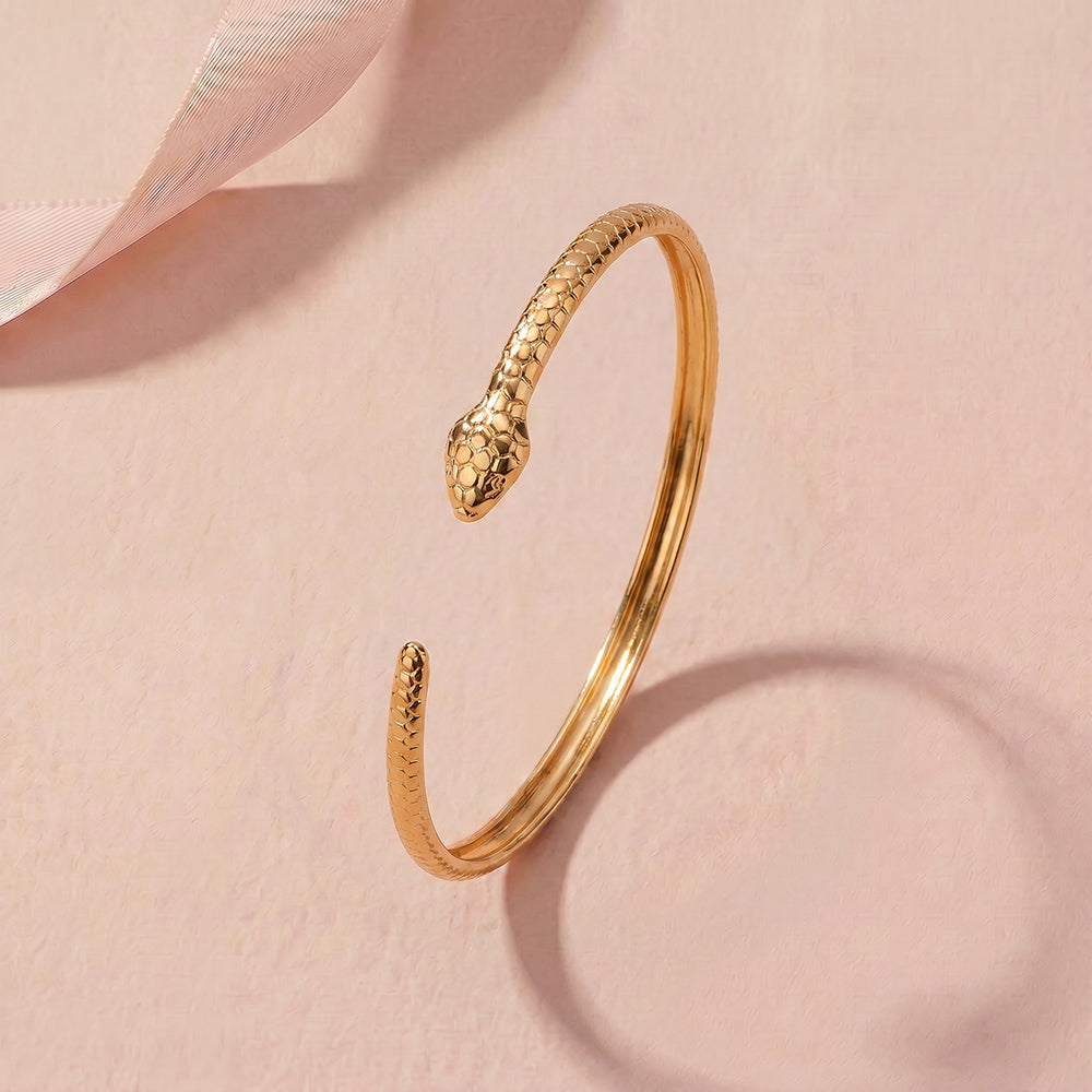 Texture Snake Curve Cuff Bracelet