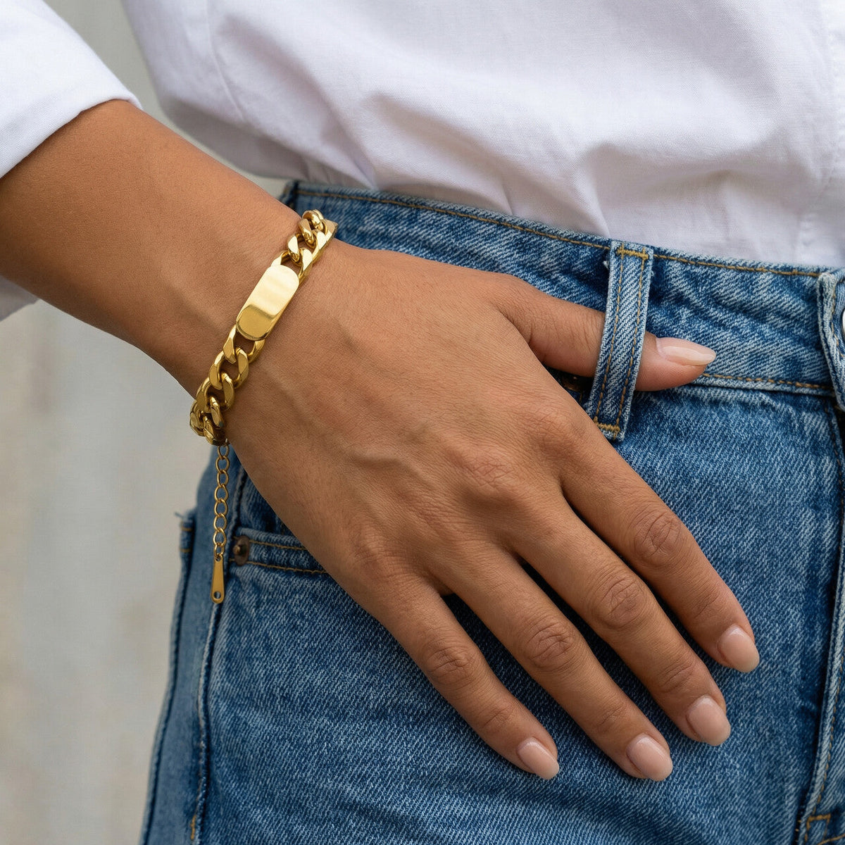 Small bar bracelet