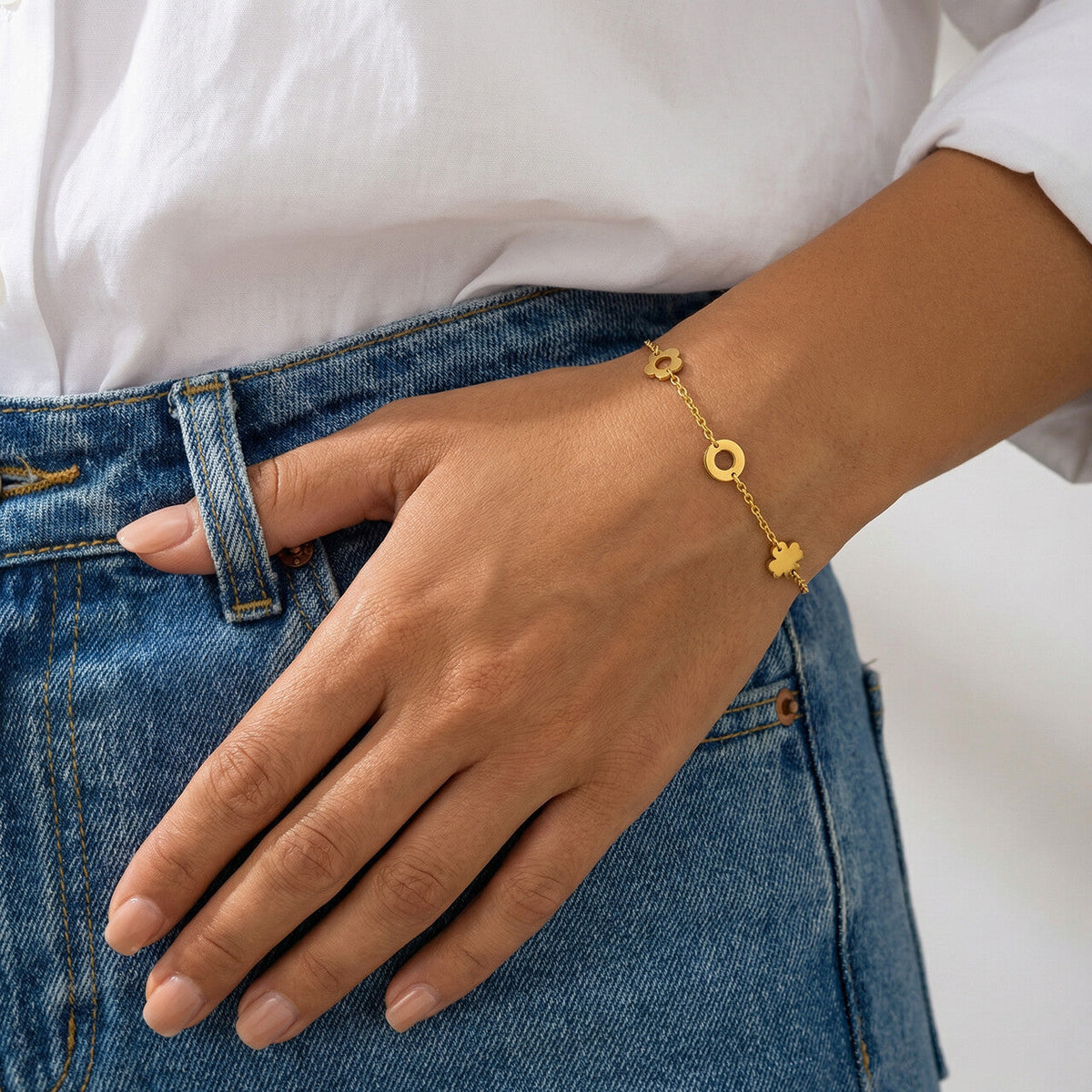 Dainty flower bracelet