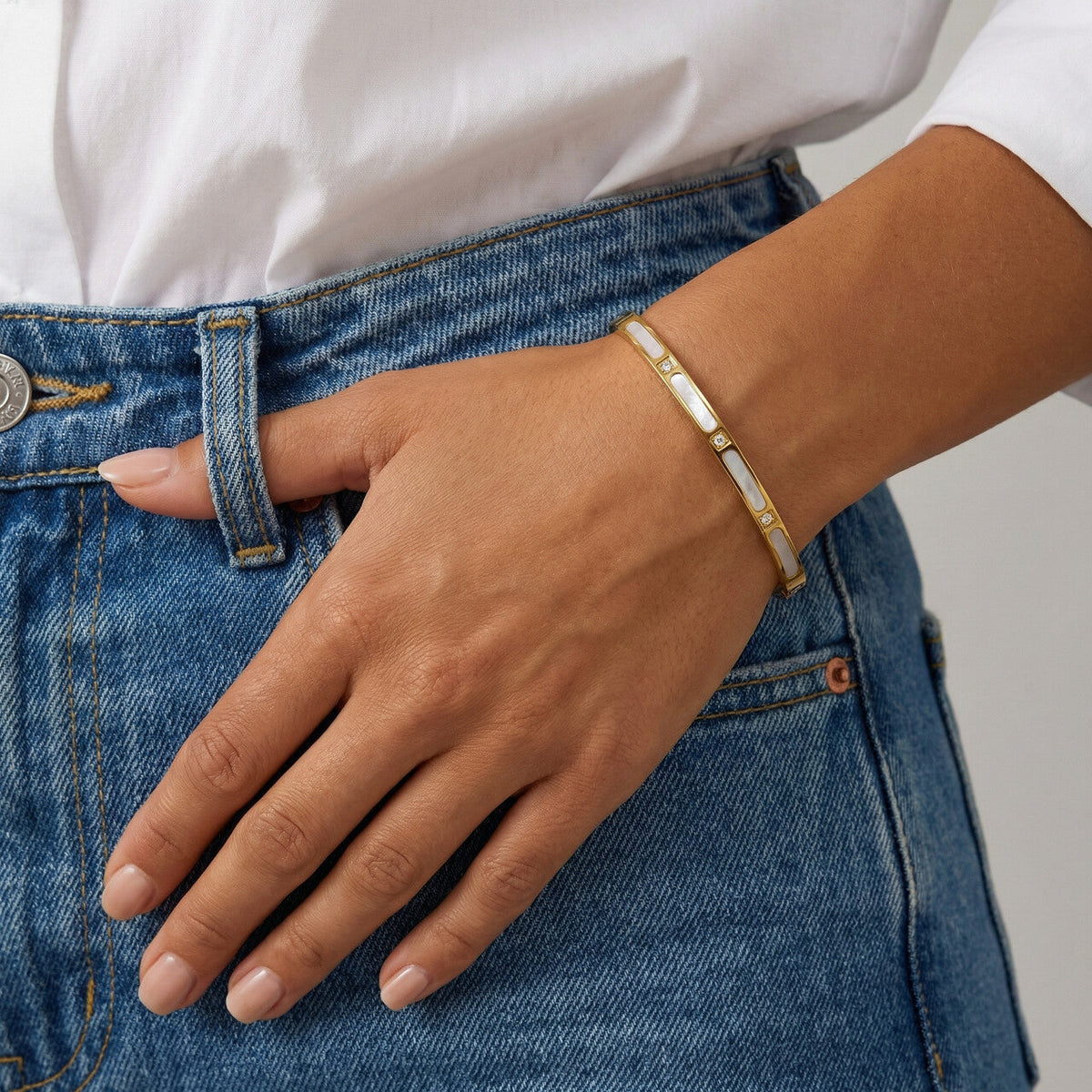 Luminous lore bracelet