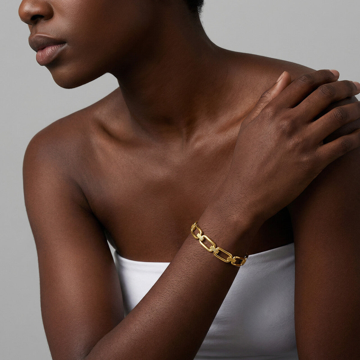 Minimalist gold link bracelet