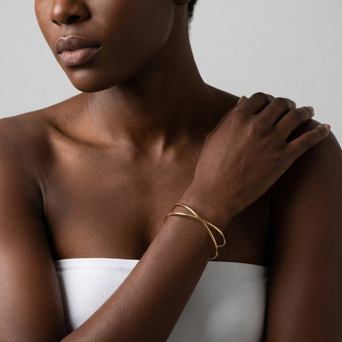 Golden crossover kada bracelet