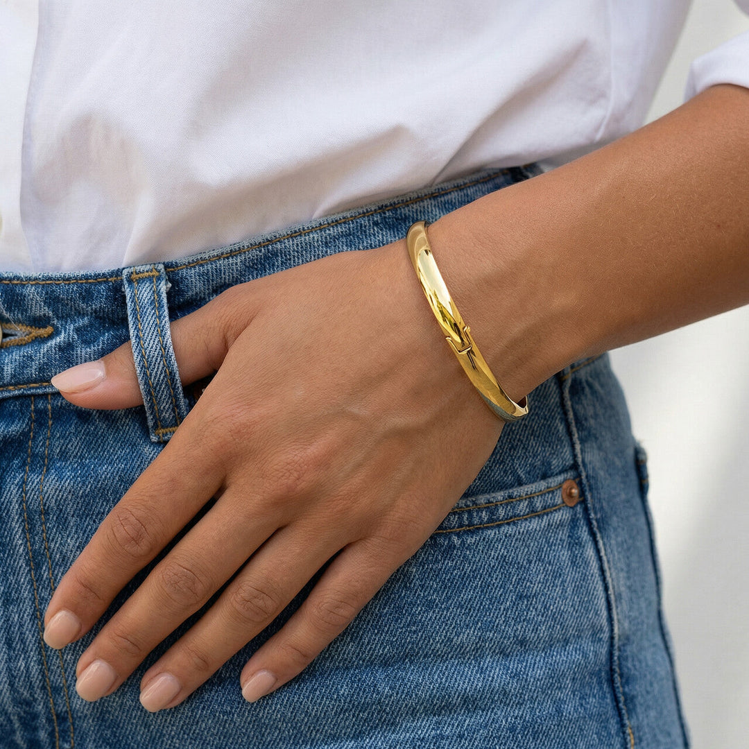 Plain Gold Bangle Bracelet - 7 mm