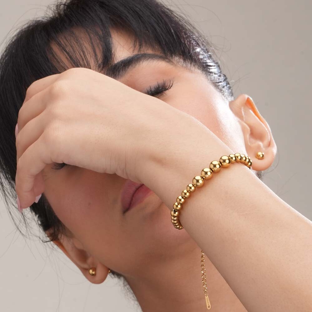 Gold beaded bracelet