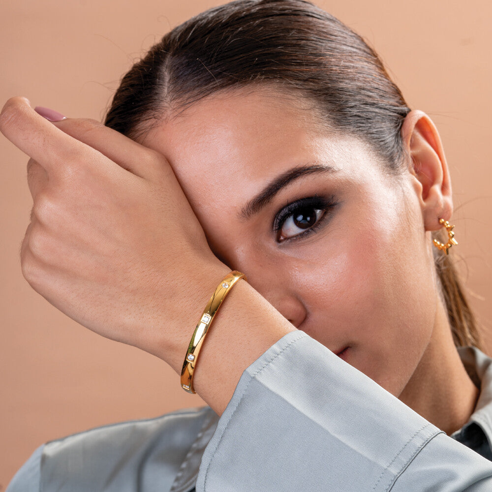 Dazzling stone bangle bracelet